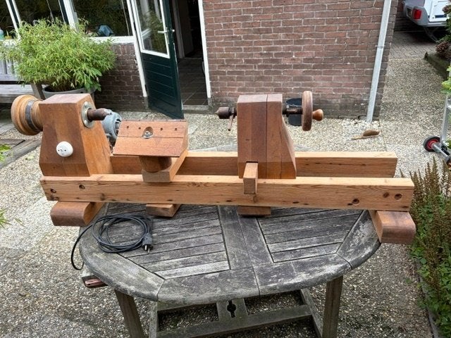 Houtdraaibank van hout inclusief beitels, Ophalen, Gebruikt, Houtdraaibank, 500 tot 1000 mm