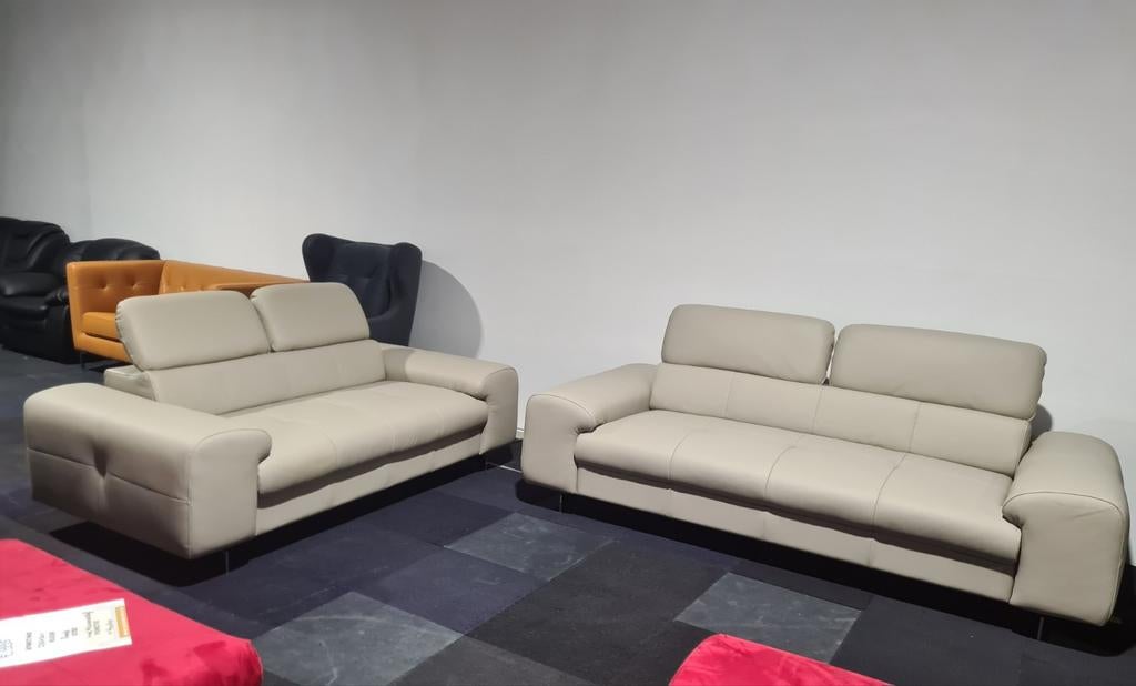 Nieuwe 3+2 zits grijs leer met verstelbare hoofdleuningen, Huis en Inrichting, Ophalen of Verzenden, Nieuw, 75 tot 100 cm, Leer