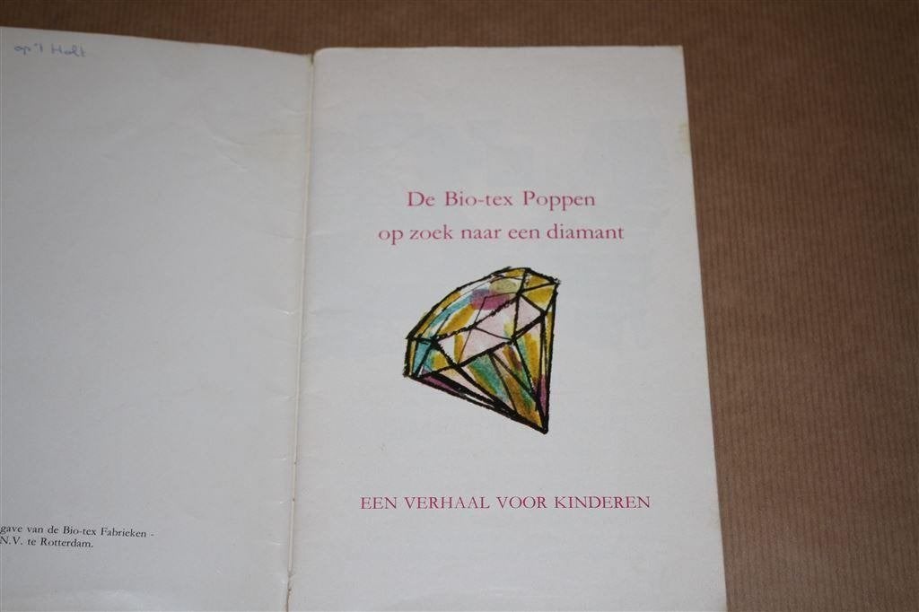 De Bio-tex poppen op zoek naar een diamant., Boeken, Ophalen of Verzenden, Gelezen, Fictie algemeen