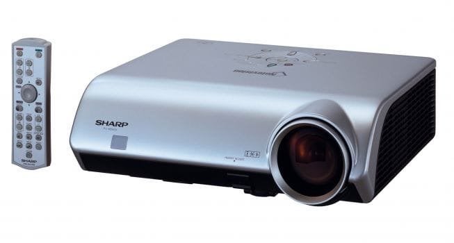 Sharp Beamer PG-MB60X met ophangsysteem en antidiefstal kast, Ophalen of Verzenden, Zo goed als nieuw, DLP, Overige resoluties