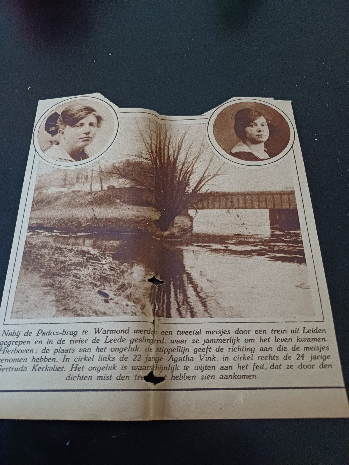 knipsel spoorwegongeluk Warmond 1927, Ophalen of Verzenden, Gebruikt, Tram, Kaart of Prent