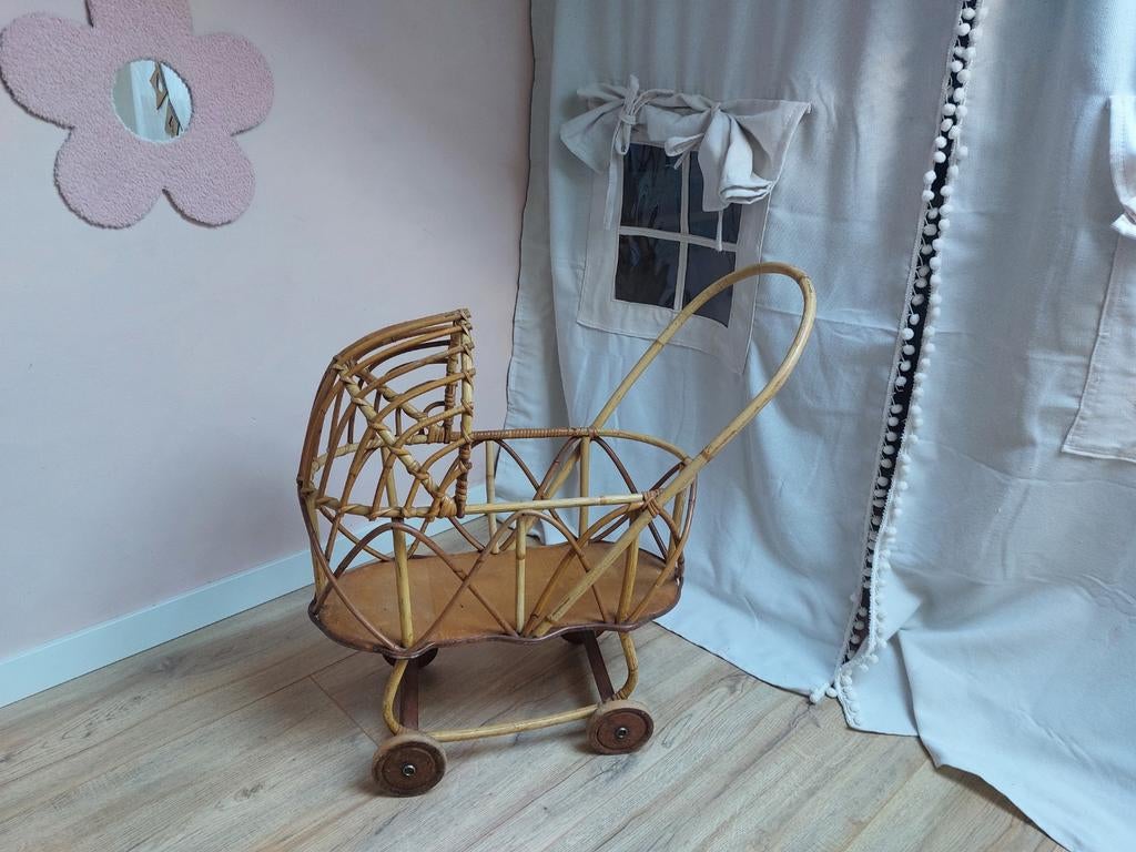 Rotan poppenwagen vintage, Ophalen of Verzenden, Gebruikt, Babypop