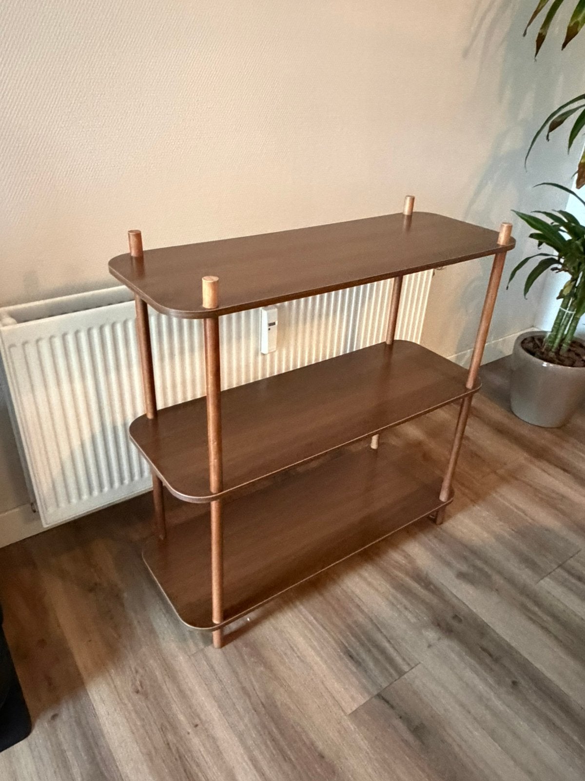 Moderne wandkast walnoot 3 planken, Ophalen, Zo goed als nieuw, 25 tot 50 cm, Minder dan 150 cm