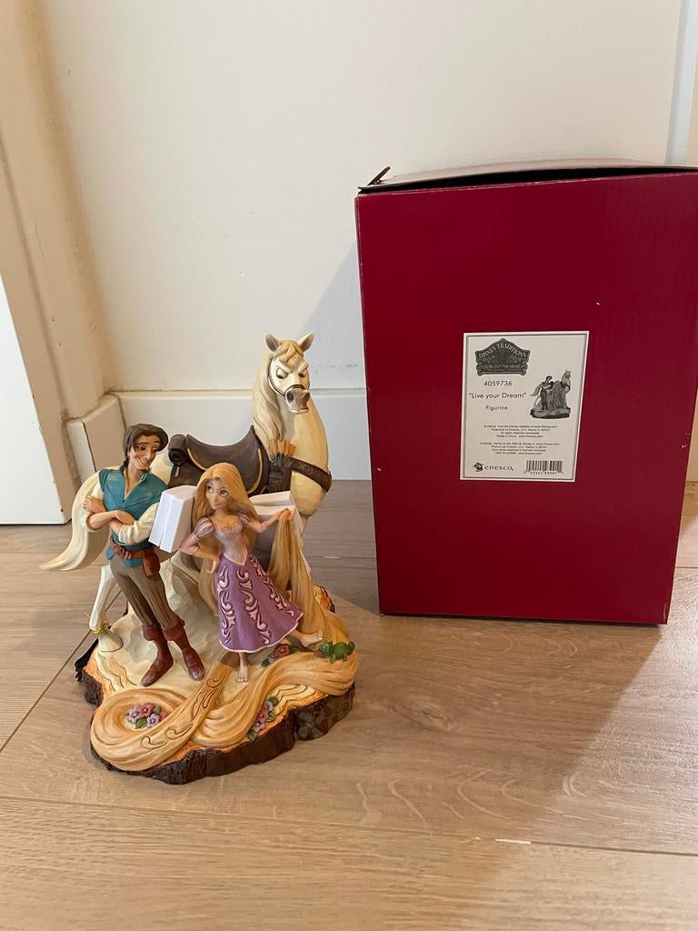 Disney Traditions Rapunzel carved by heart Jim Shore 40597, Verzamelen, Ophalen of Verzenden, Overige figuren, Nieuw, Beeldje of Figuurtje