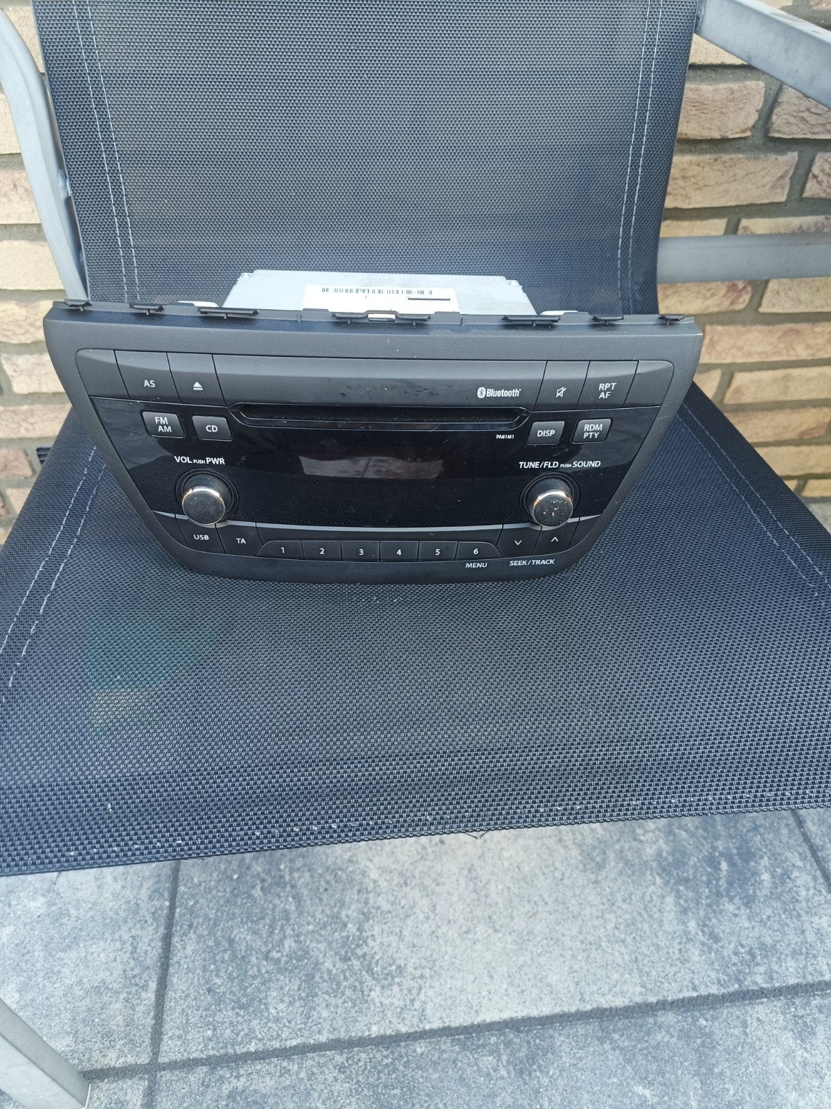 Suzuki S cross Autoradio met Bluetooth, CD, USB en AUX, Auto diversen, Ophalen, Gebruikt