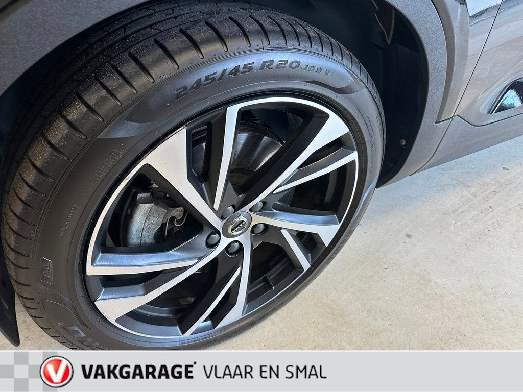 Volvo XC40 1.5 T5 Recharge R-Design, Auto's, Volvo, Leder en Stof, Zwart, Bedrijf, Hybride Elektrisch/Benzine