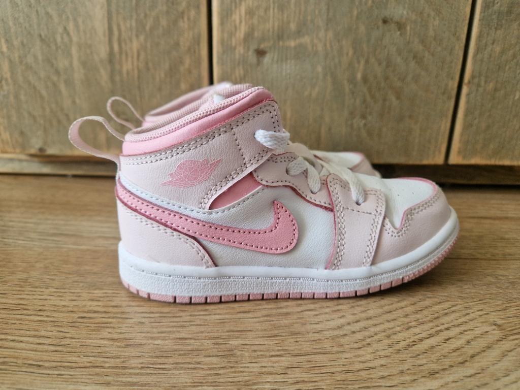 Nike Jordan Mid 1 maat 26, Verzenden, Zo goed als nieuw, Jongetje of Meisje, Schoentjes