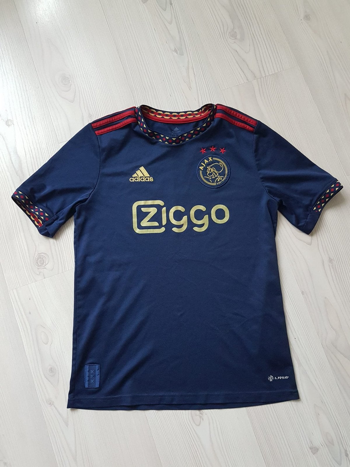 Ajax heren voetbalshirt in maat small, Sport en Fitness, Voetbal, Maat XS of kleiner, Ophalen of Verzenden, Zo goed als nieuw