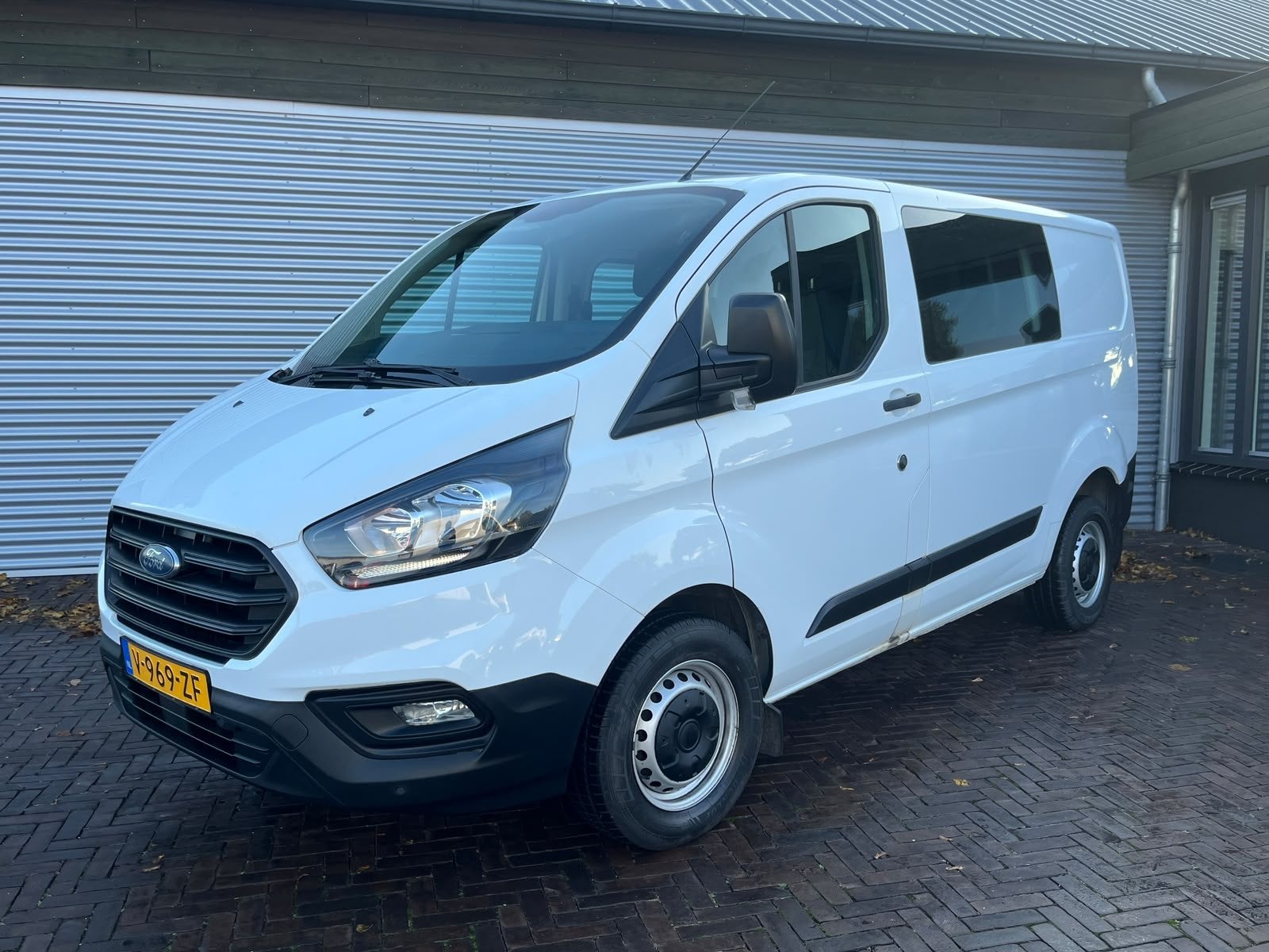 Ford Transit Custom 280 2.0 TDCI L1H1 Ambiente DC (bj 2019), Auto's, Voorwielaandrijving, Gebruikt, 4 cilinders, Origineel Nederlands
