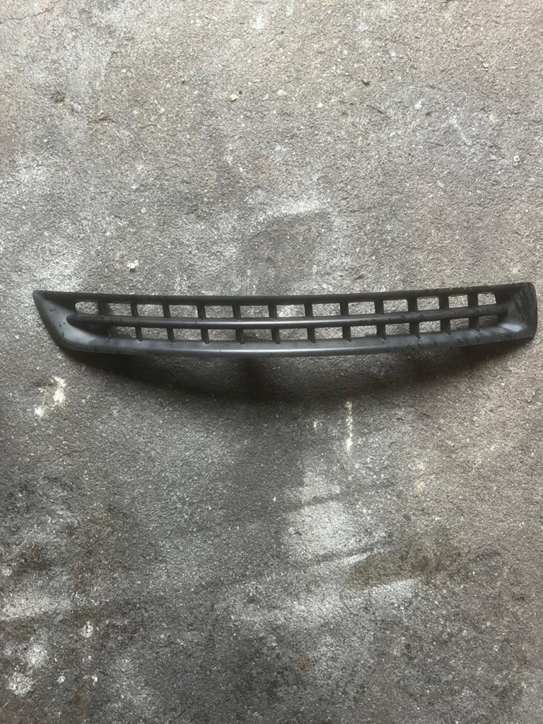 Bumpergrille Volvo XC90 2008 - Gebruikt, Auto-onderdelen, Gebruikt, Voor, Ophalen of Verzenden, Volvo