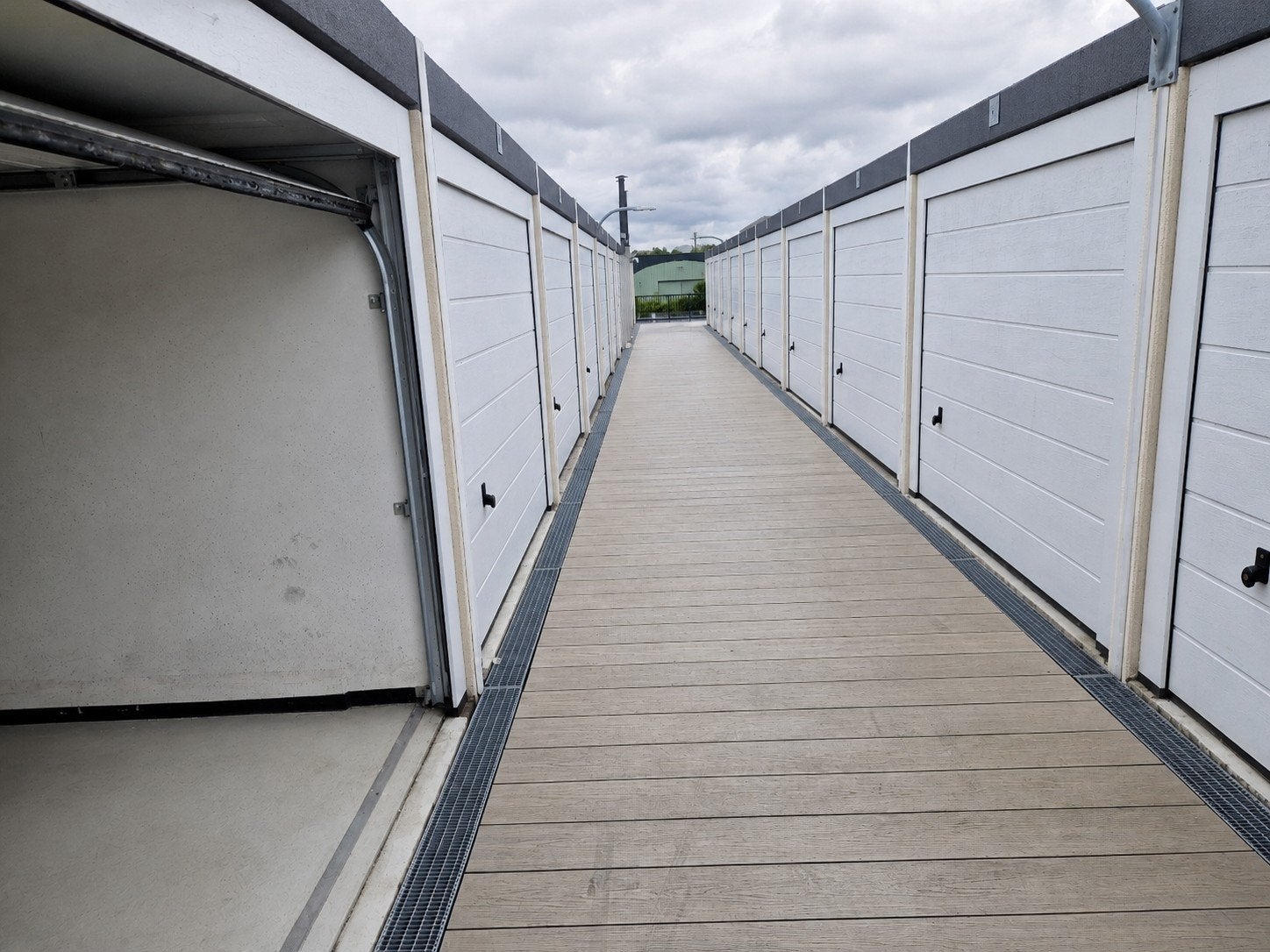Te huur: garage/bedrijfsruimte/opslagruimte in Zoetermeer, Huizen en Kamers, Garages en Parkeerplaatsen, Den Haag