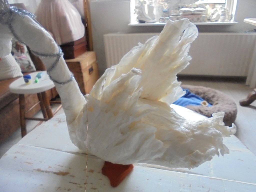 Decoratieve zwaan met kroon - Handgemaakt papier maché, Ophalen of Verzenden