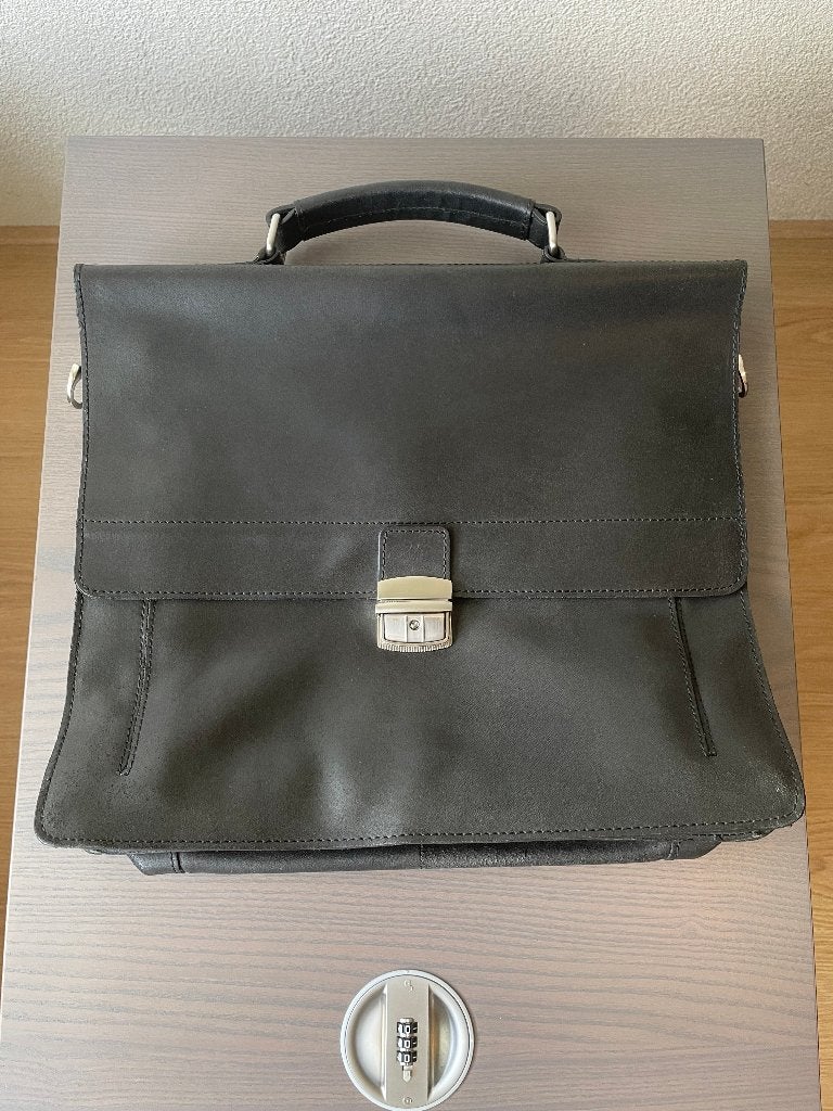 Zwarte leren aktetas / laptoptas – nette staat, Computers en Software, Laptoptassen, Gebruikt, Schouderband, 17 inch of meer, Aktetas