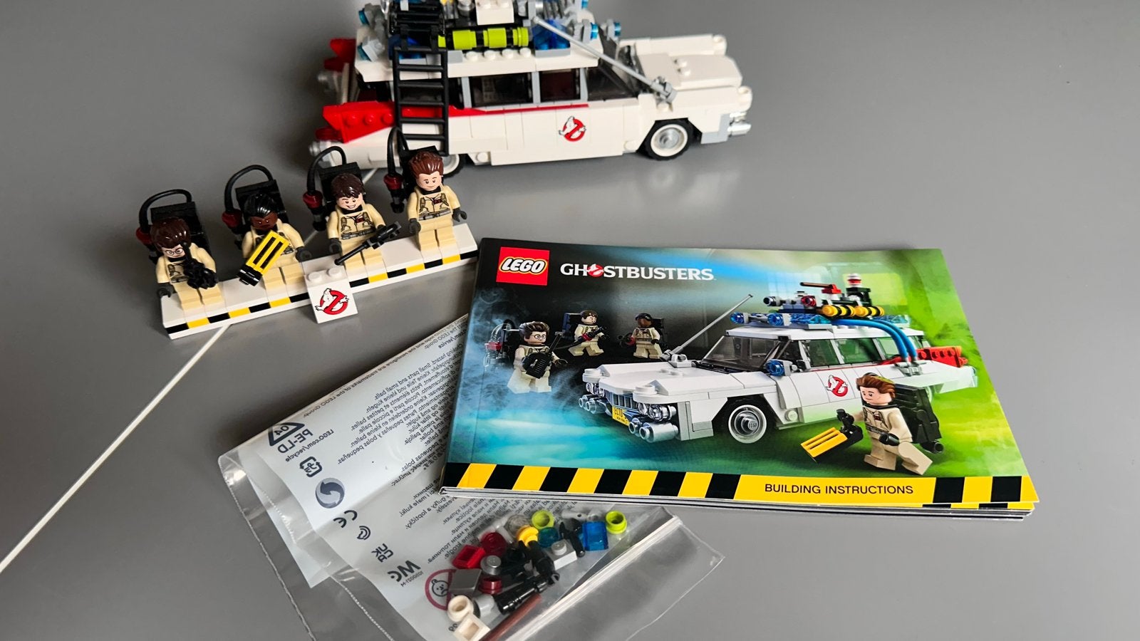 Lego Ghostbusters Ecto-1 met minifiguren en instructies, Gebruikt, Overige thema's, Lego, Ophalen of Verzenden