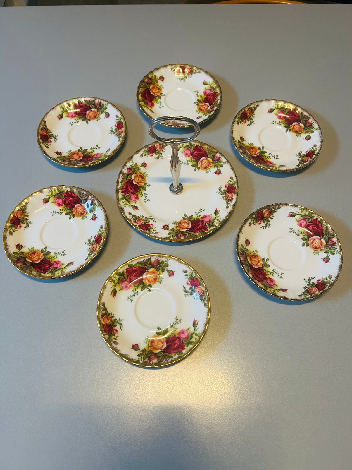 Royal Albert, Ophalen