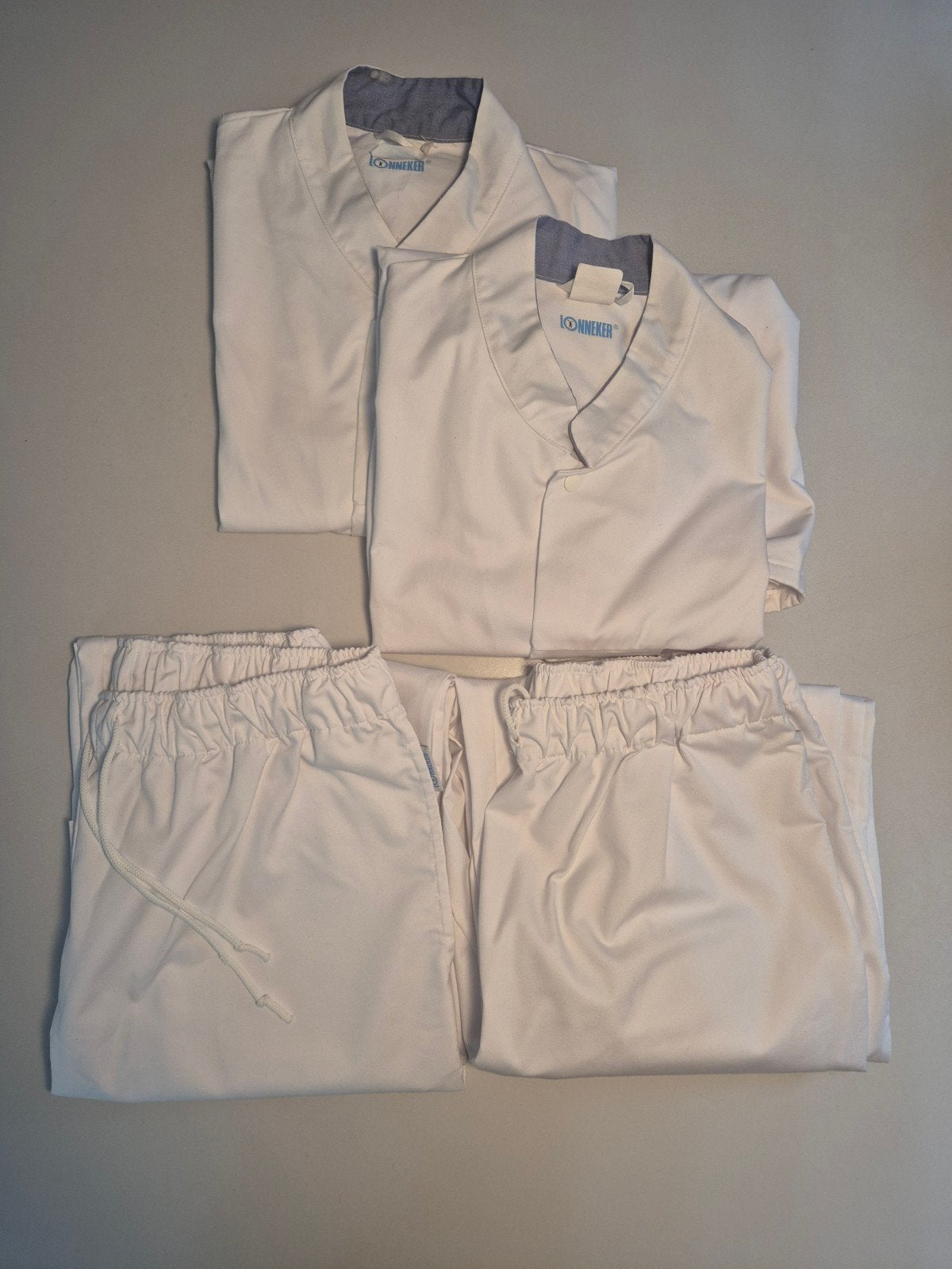 Lonneker zorgkleding 2 sets maat M - Zo goed als nieuw, Ophalen of Verzenden, Zo goed als nieuw, Lonneker