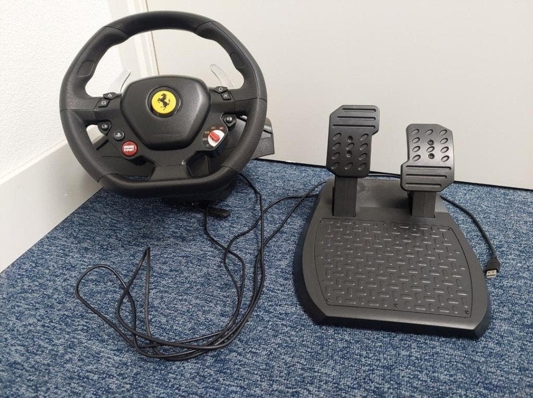 Racestuur Thrustmaster - in zeer nette staat!

Model T80
Fer, Ophalen of Verzenden, Zo goed als nieuw