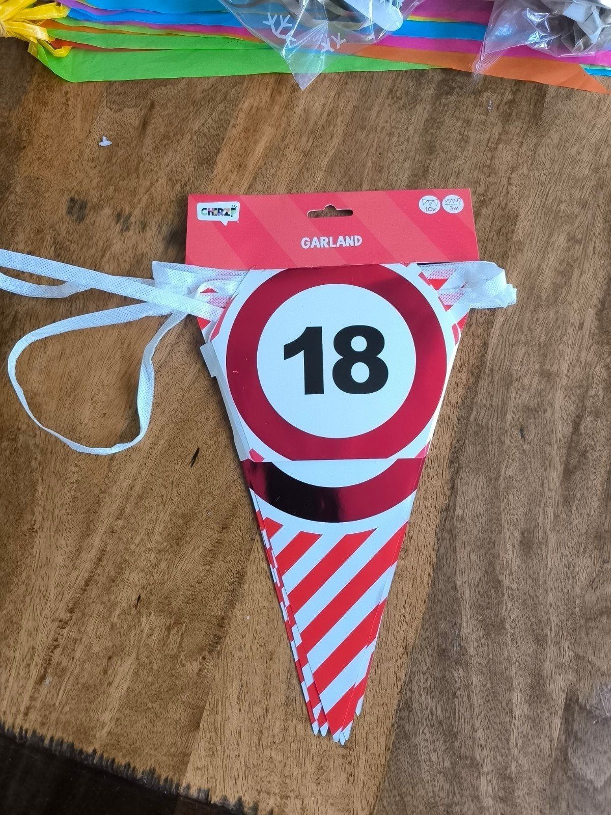 Garland 18 jaar - 3 meter met 10 vlaggen, Ophalen of Verzenden, Nieuw, Versiering, Verjaardag