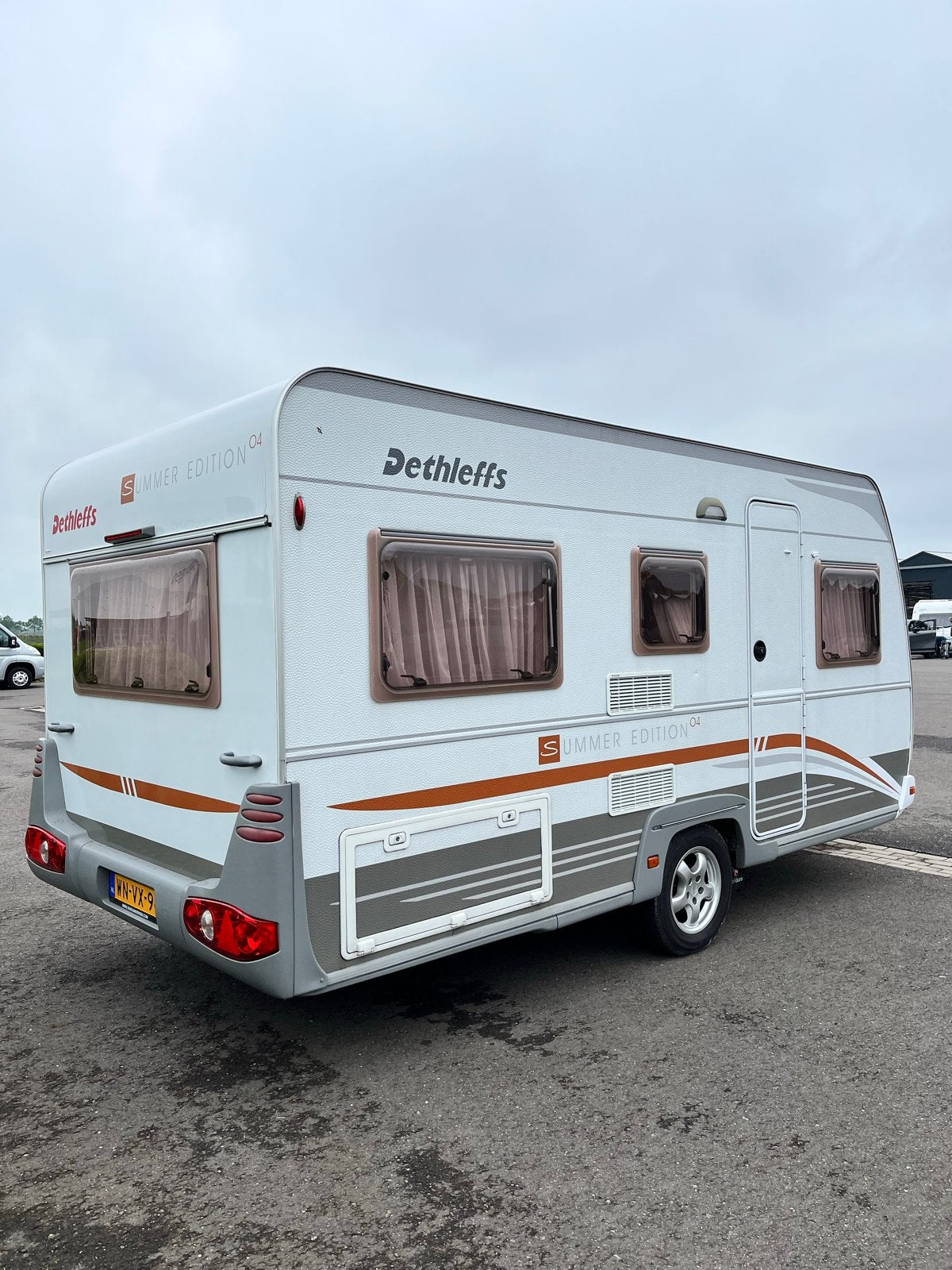 Dethleffs Summer Edition 04 430DB, Rondzit, Omvormbare zithoek, 750 - 1000 kg, Particulier