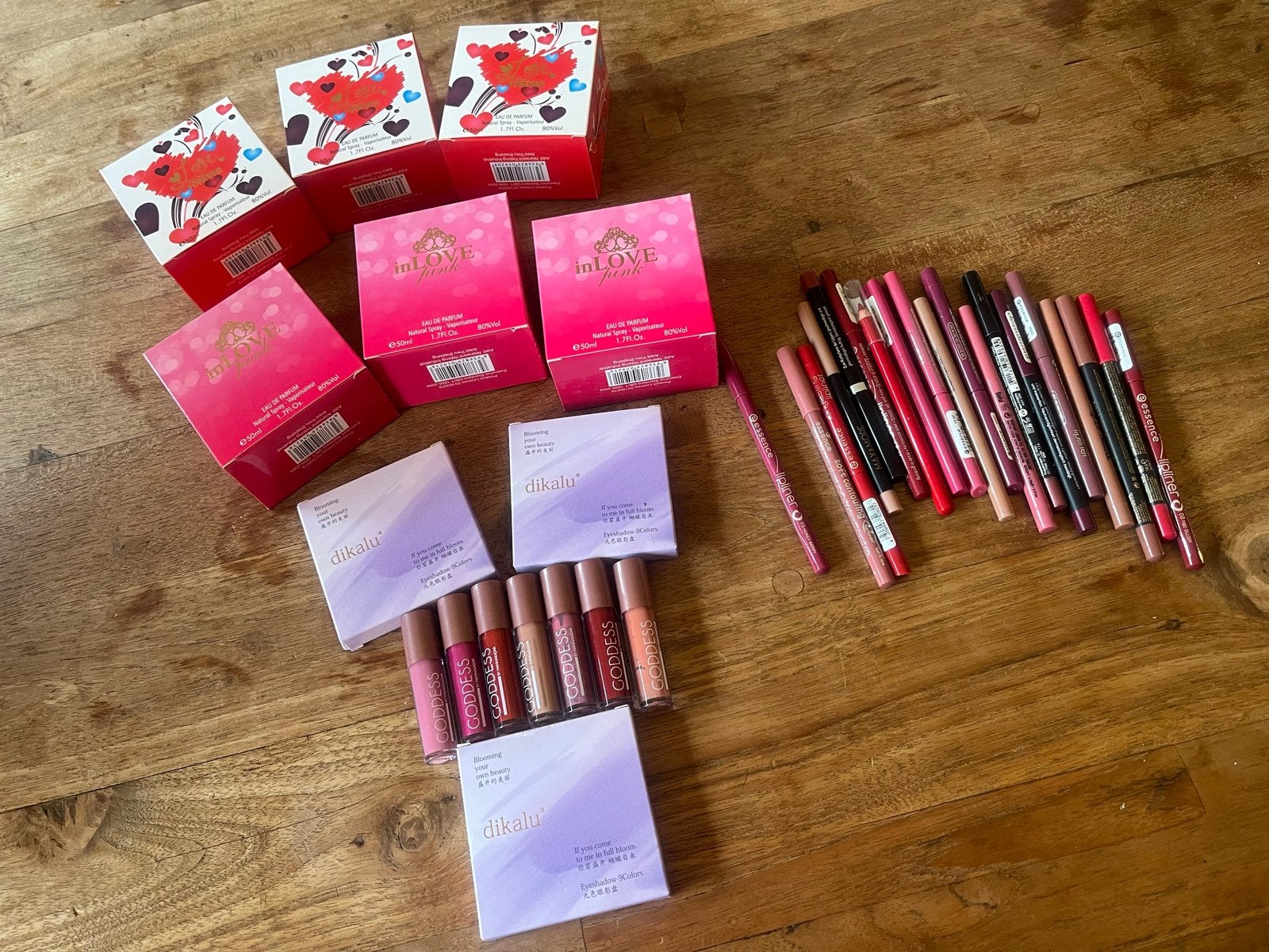 Grote partij make-up: oogschaduw, lipliners, lipgloss, parfu, Overige kleuren, Gehele gezicht, Nieuw, Ophalen of Verzenden