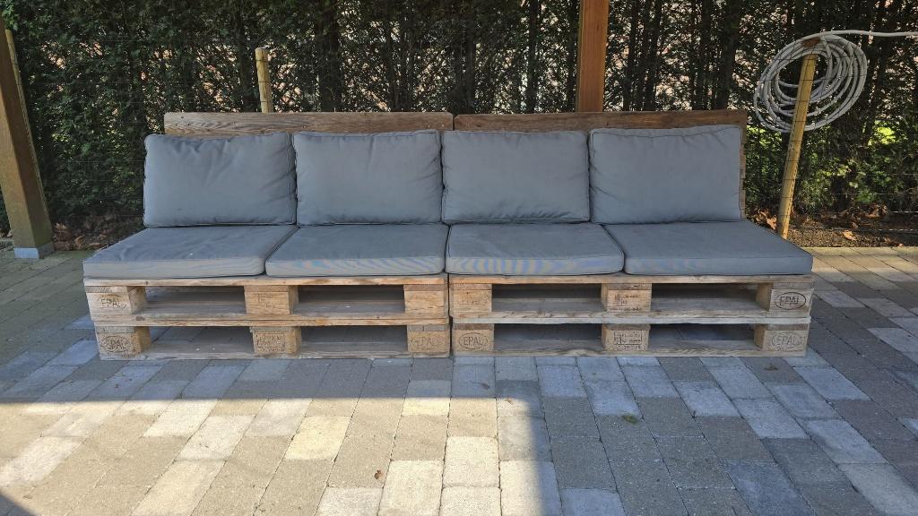 Palletbank met bijpassende grijze kussens, Tuin en Terras, Tuinmeubel-accessoires, Ophalen, Gebruikt