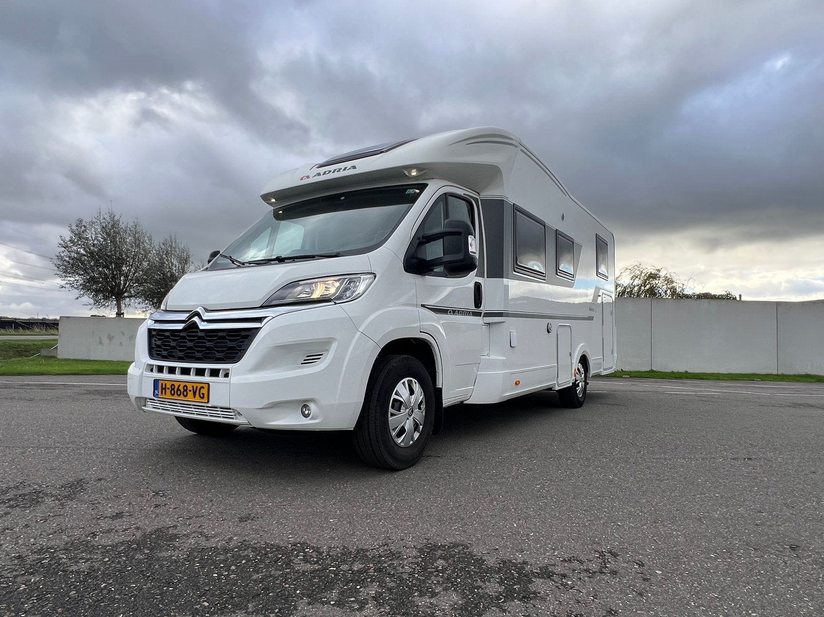 Adria matrix m 670 sl, Caravans en Kamperen, Campers, Chemisch toilet, Ringverwarming, Fiat, Adria