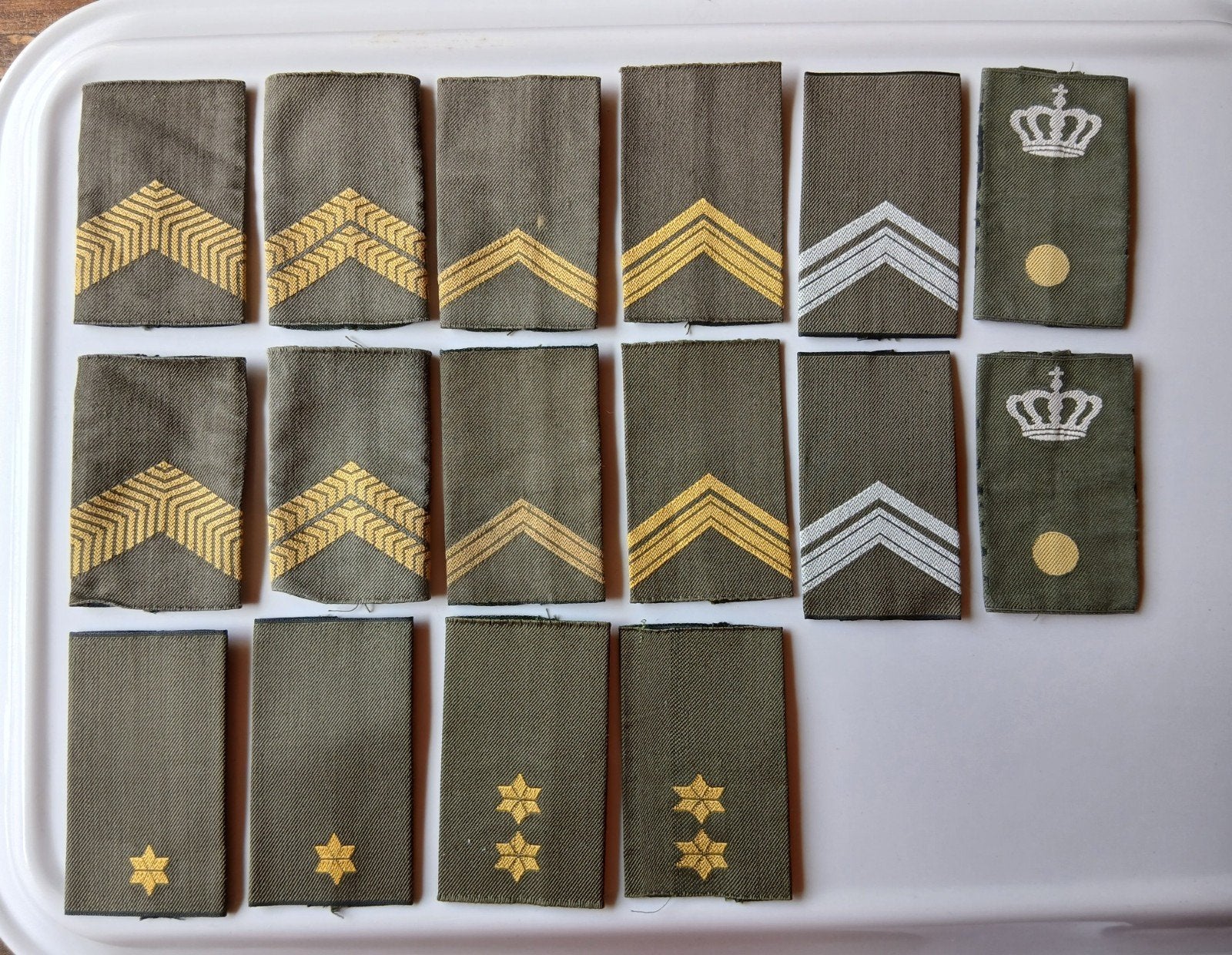 8 setjes schuifpassanten voor GVT, Ophalen of Verzenden, Landmacht, Nederland, Embleem of Badge