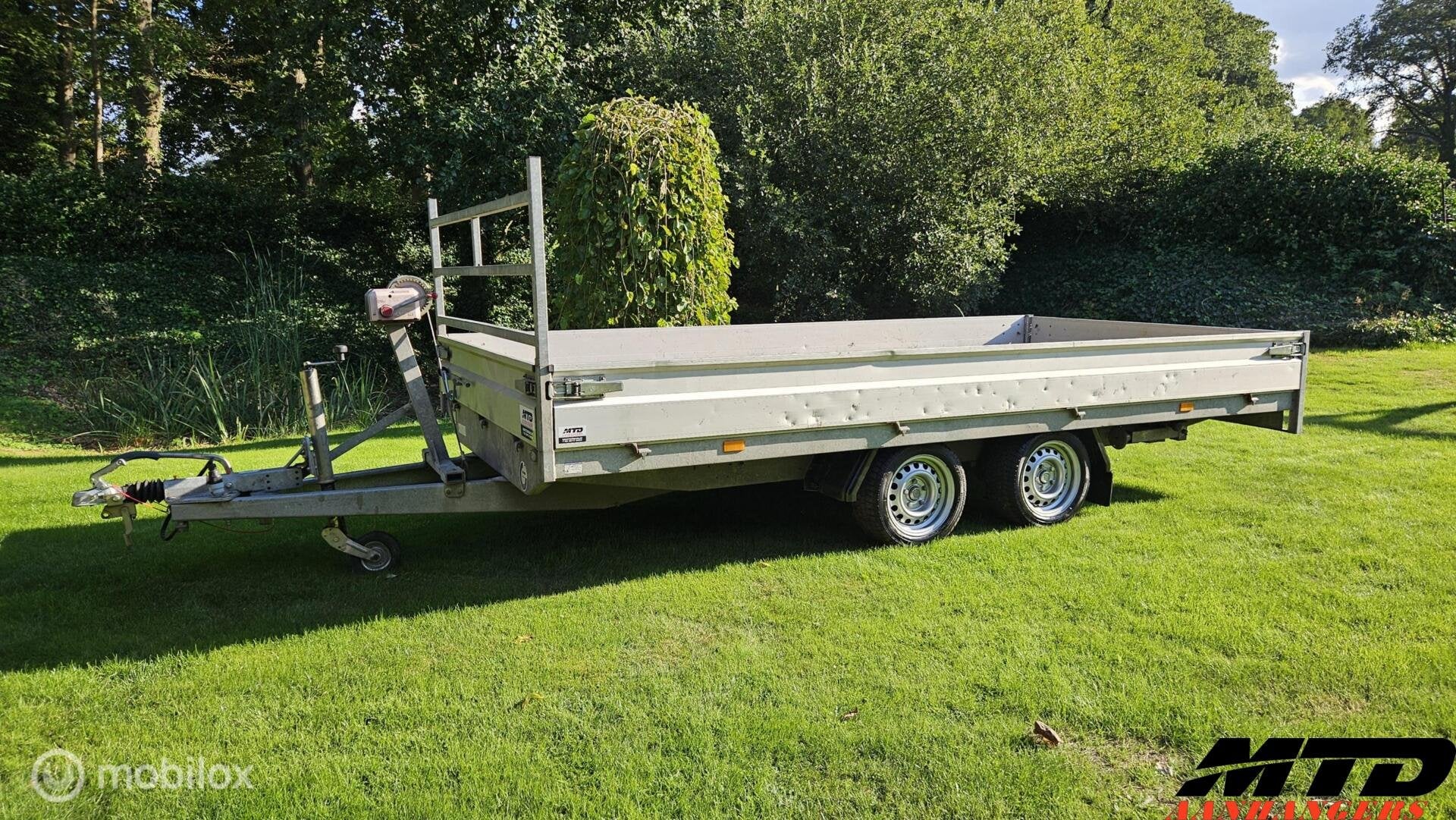 Hapert Azure multitransporter met oprijplaten, lier, steunp., Gebruikt