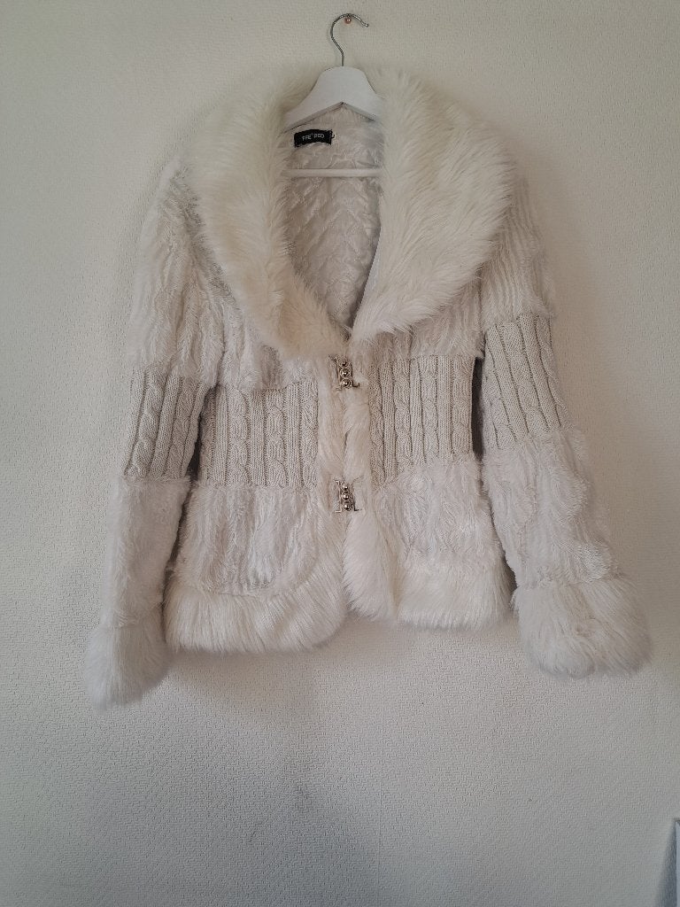 Witte Fee Red Jas met Bontkraag en Kabelbrei Details maat L, Wit, Maat 42/44 (L), Fee Red, Ophalen of Verzenden