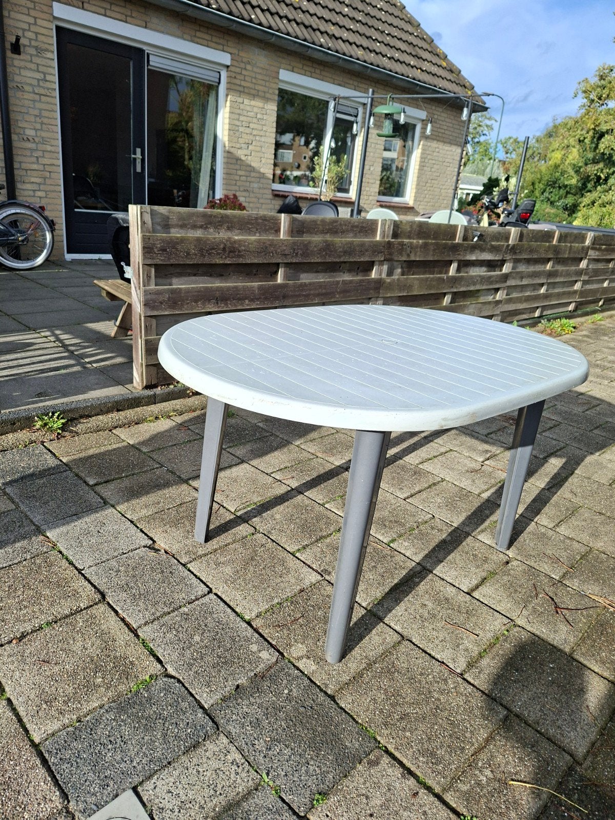 Hartman kunststof tafel, Ophalen, Gebruikt, Ovaal, Kunststof