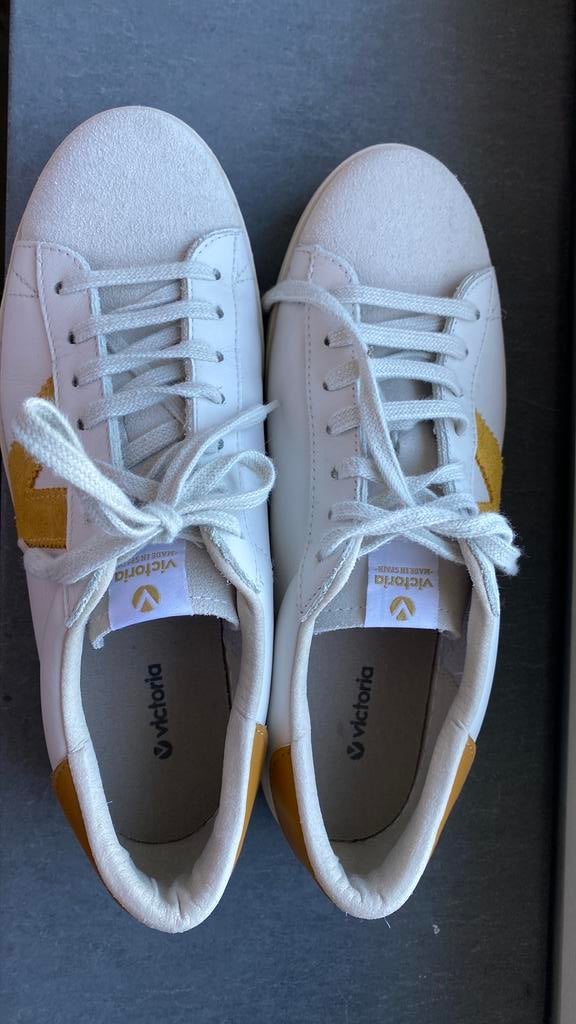 Victoria sneakers maat 40, off-white/okergeel, Verzenden, Geel, Sneakers of Gympen, Zo goed als nieuw