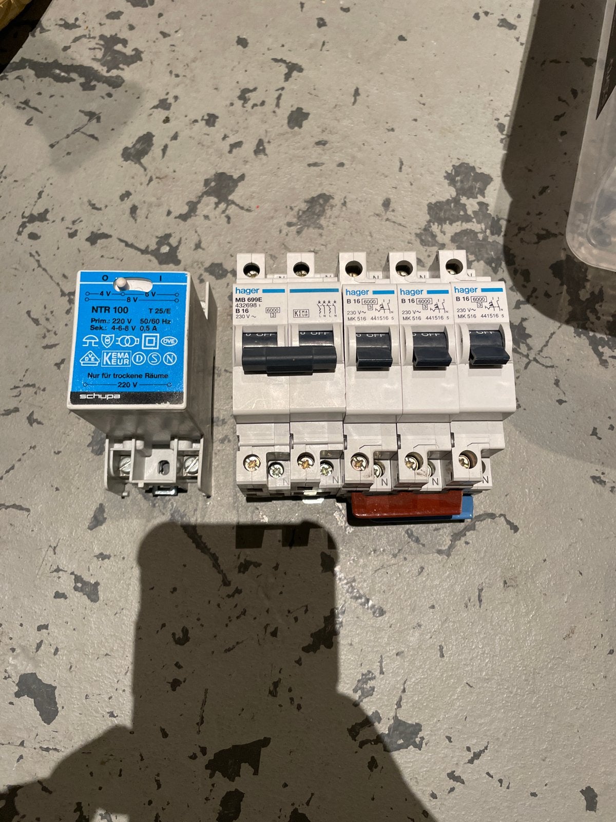 Hager Installatieautomaten B16 en Schupa NTR 100, Ophalen of Verzenden, Gebruikt, Hager, Installatieautomaat