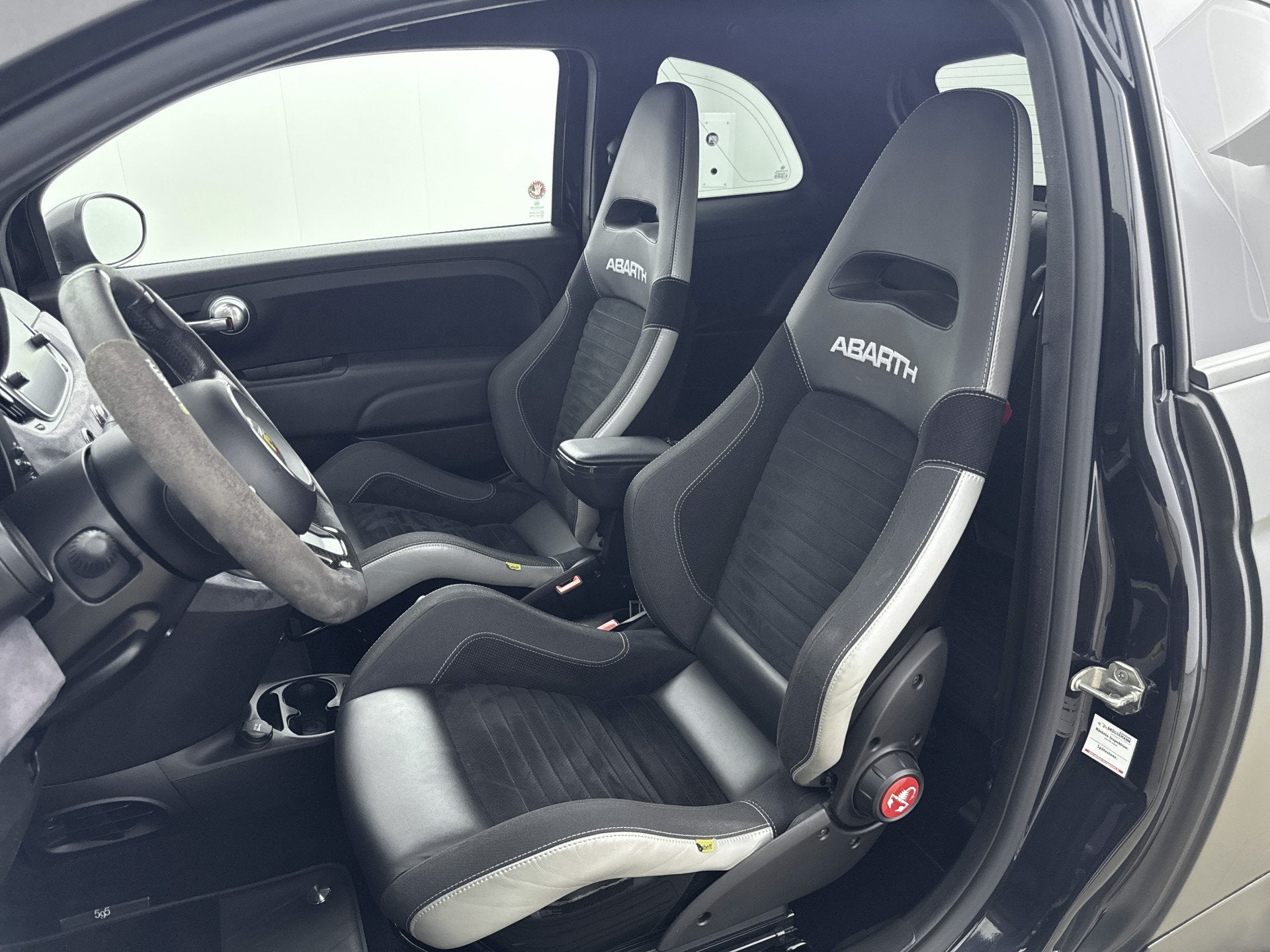 Fiat 500C - 1.4 T-Jet Abarth Competizione // OZ SUPERLEGGERA, Voorwielaandrijving, 4 cilinders, Cabriolet, Alcantara