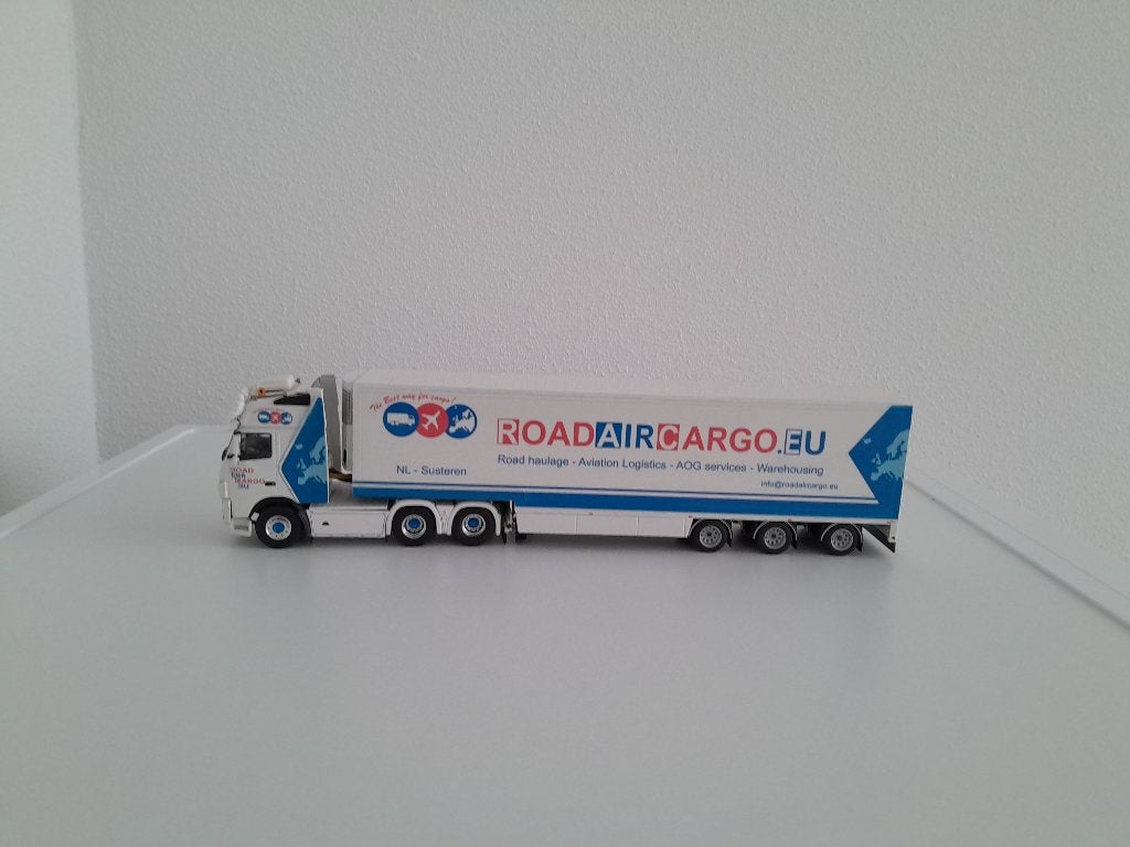 Volvo FH van Road Air  Cargo EU Transport met koeltrailer ., Hobby en Vrije tijd, Verzenden, Nieuw, Bus of Vrachtwagen, Wsi