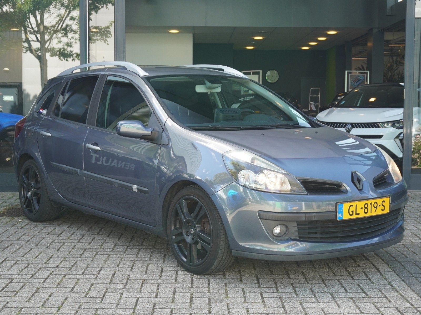 Renault Clio 1.6 16V 82KW Estate AUT 2008 Blauw, 535 kg, 4 cilinders, Blauw, 49 €/maand