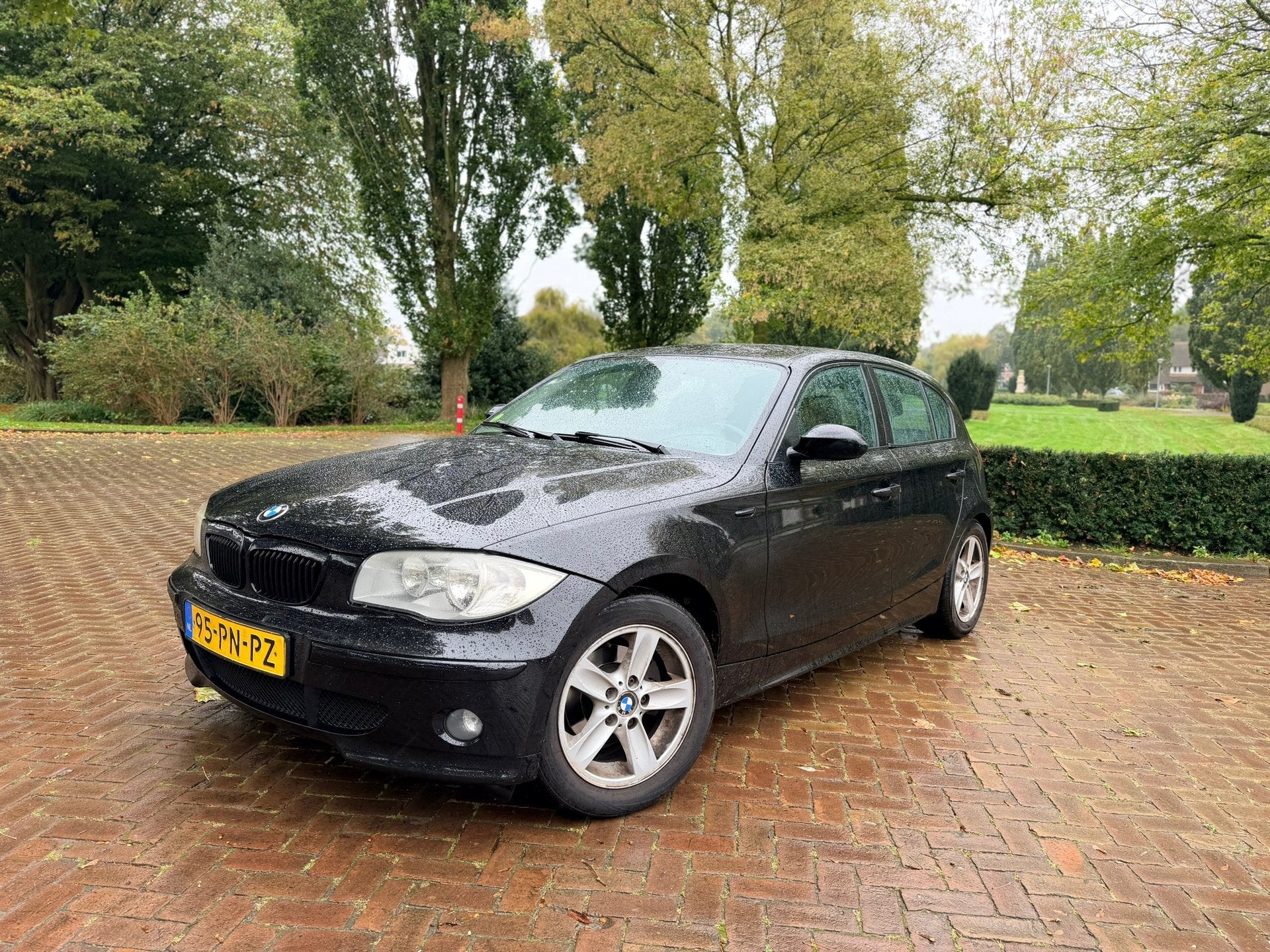 BMW 1-serie 116i | M Sport | 5 deurs | Clima | ElektrischPak, Auto's, 1596 cc, Gebruikt, Zwart, 635 kg