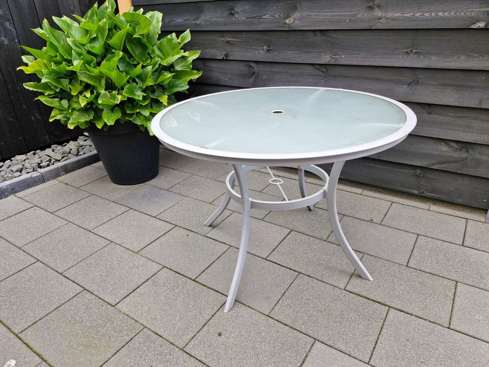 Tuintafel met glasplaat D 106 H 72, Ophalen, Gebruikt, Rond