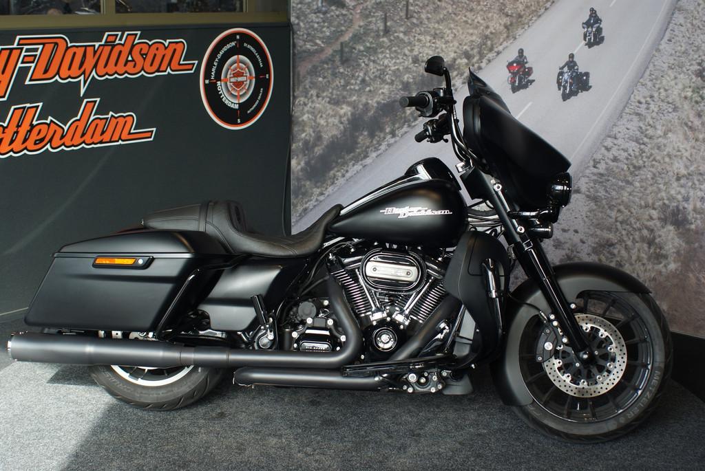 Harley-Davidson FLHXS STREET GLIDE SPECIAL (bj 2017), Bedrijf, Toermotor, Sales@harleydavidsonrotterdam.nl, Harley-Davidson Benelux B.V.