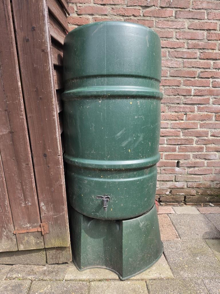 Regenton met passende voet gratis, Tuin en Terras, Regentonnen, Ophalen, Kunststof, Gebruikt, Met kraantje