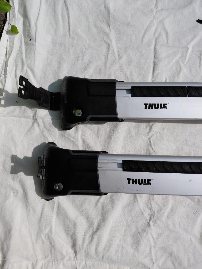 Thule Wingbar Edge (gebruikt voor Volvo V70 III 2008), Auto diversen, Dakdragers, Ophalen of Verzenden, Zo goed als nieuw