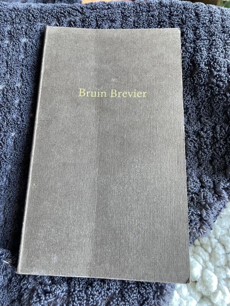 Bruin brevier/humor op blote voeten een capucinade/nummer585, Ophalen of Verzenden, Zo goed als nieuw