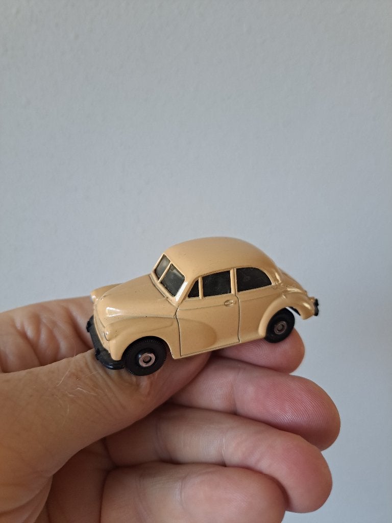 Morris Minor creme 1:54 Corgi 7x3x3cm, Ophalen of Verzenden, Zo goed als nieuw, Auto