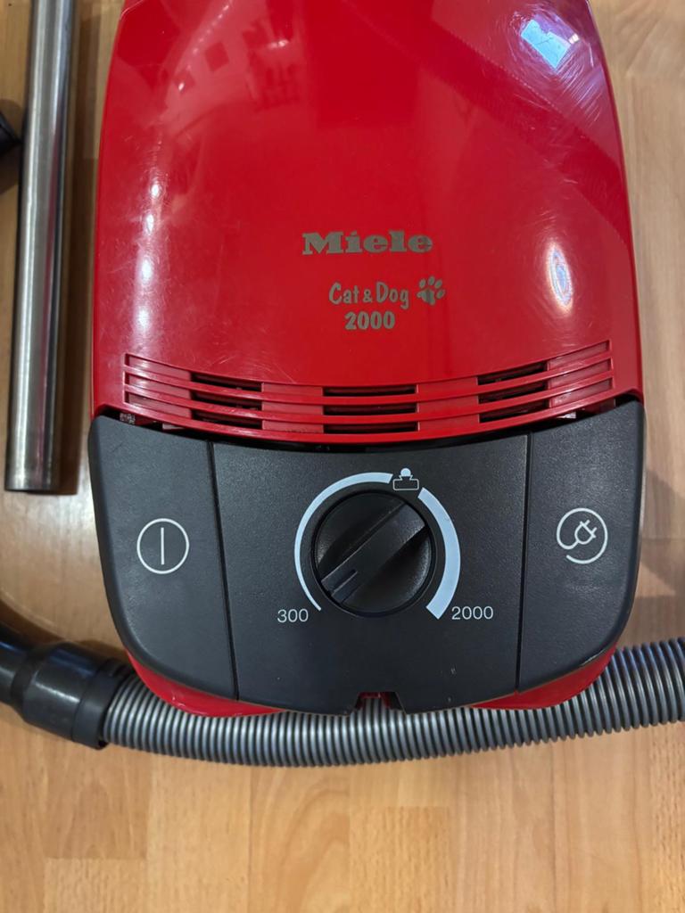 Stofzuiger Miele, Witgoed en Apparatuur, Stofzuigers, Ophalen of Verzenden, Gebruikt, Stofzak, 1600 tot 2000 watt