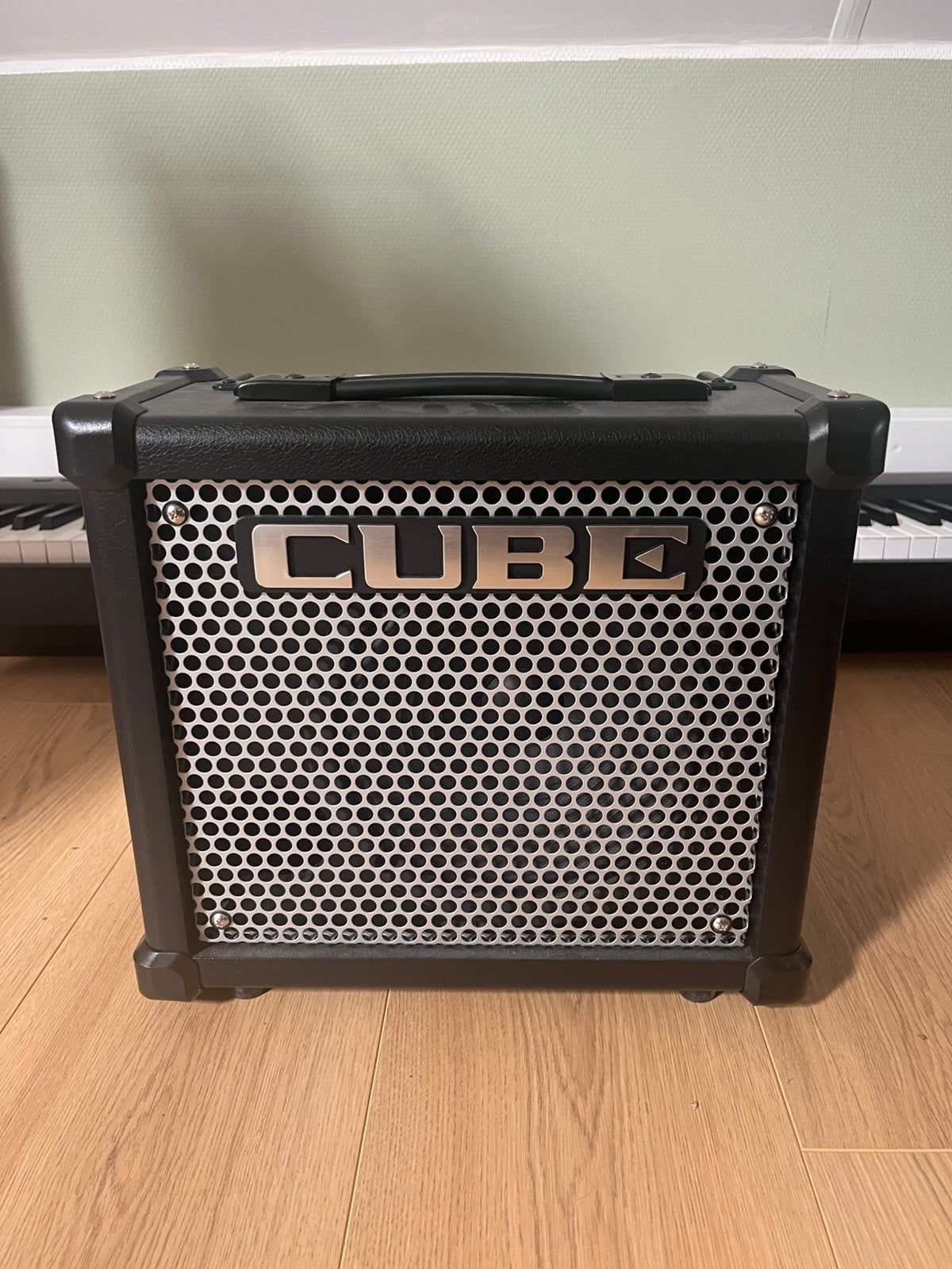Roland cube 10GX, Muziek en Instrumenten, Ophalen, Zo goed als nieuw, Minder dan 50 watt
