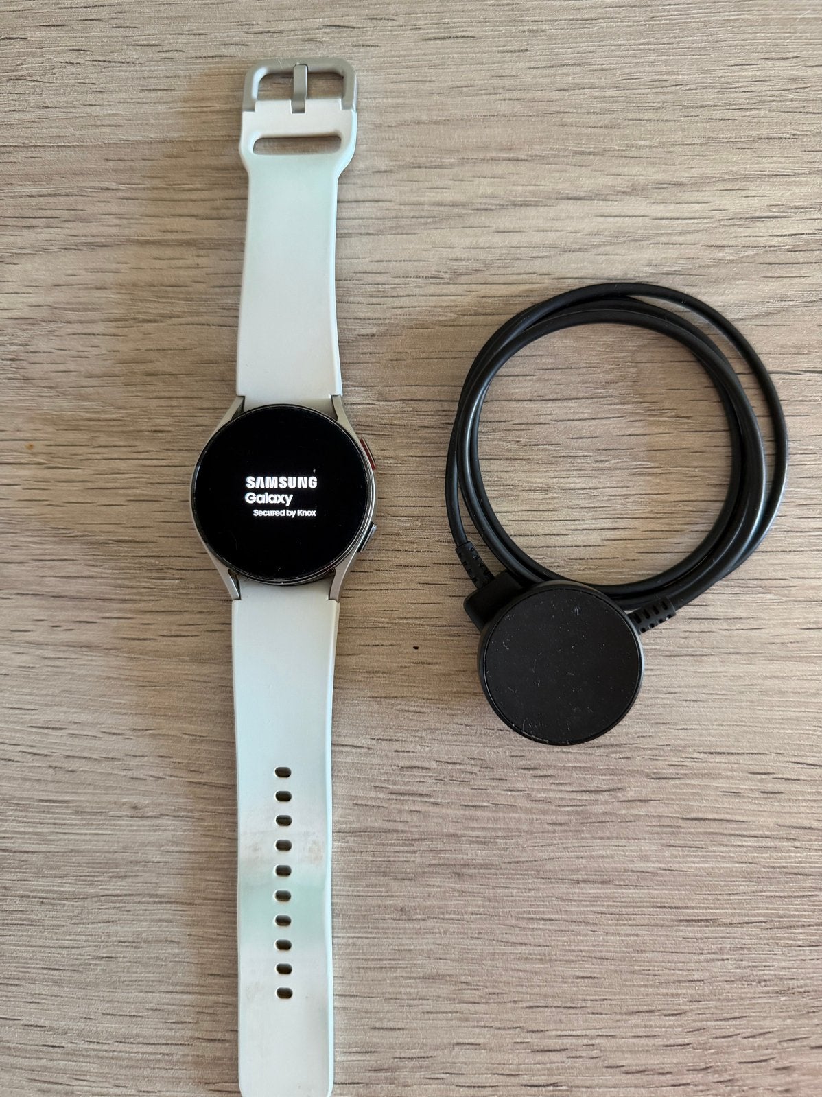Samsung Galaxy Watch 4 Classic 40mm Zilver met extra bandjes, Ophalen, Gebruikt, Hartslag, Waterdicht
