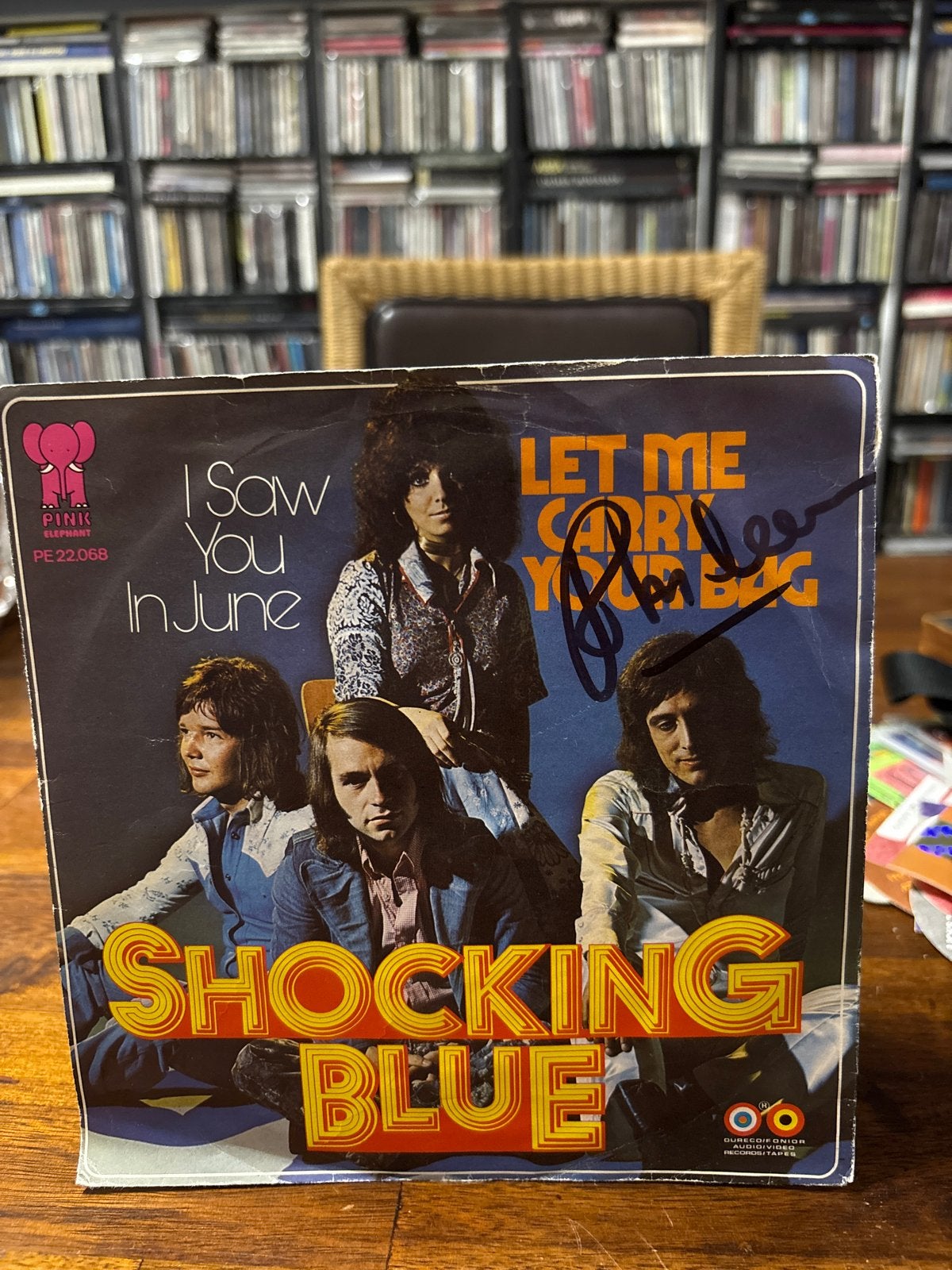 Shocking Blue I Saw You In June gesigneerd door Robbie, Gebruikt, Ophalen of Verzenden, Pop, EP