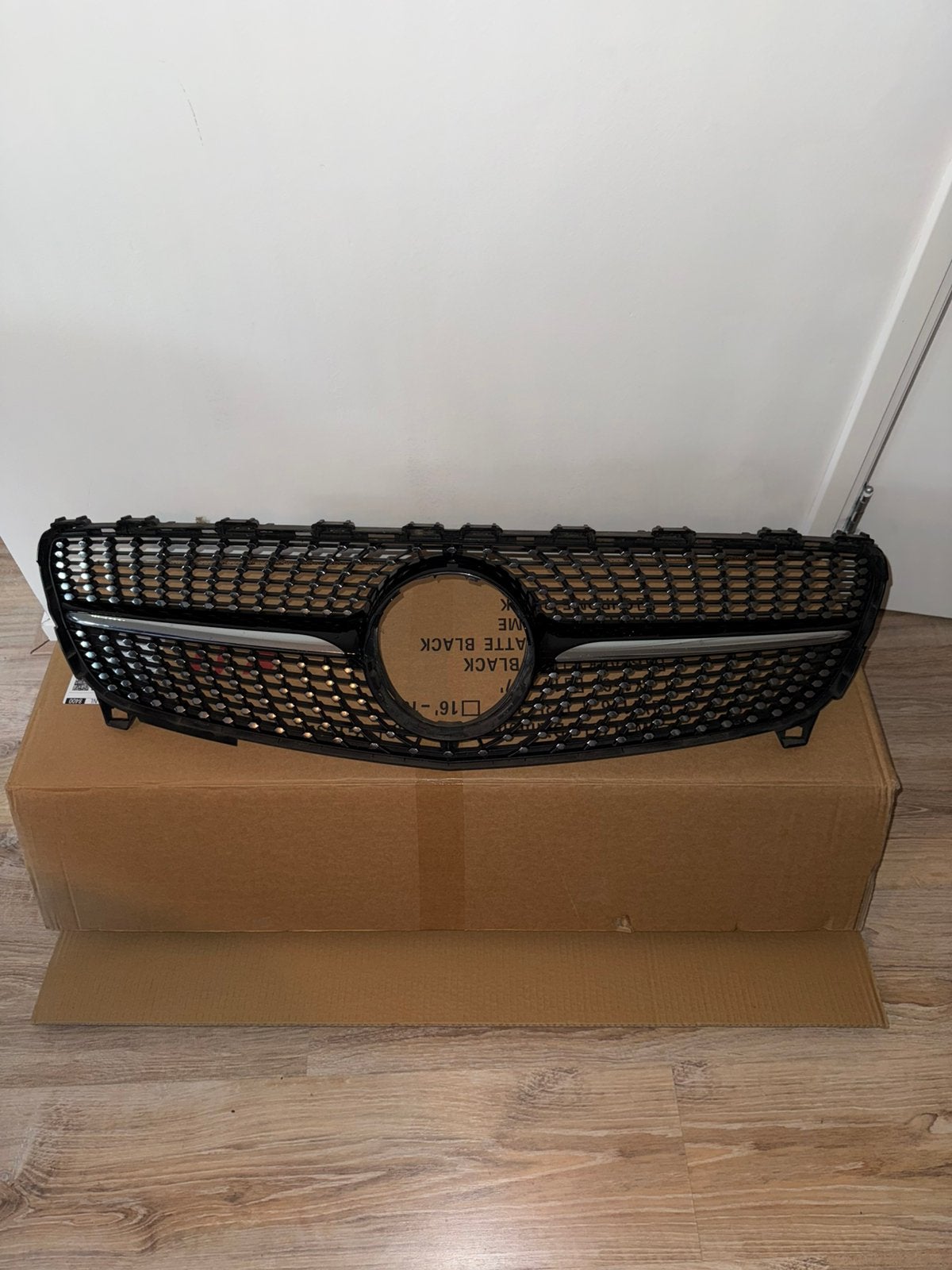 Originele Mercedes-Benz Diamond grille voor W176 facelift, Ophalen, Voor, Mercedes-Benz, Nieuw