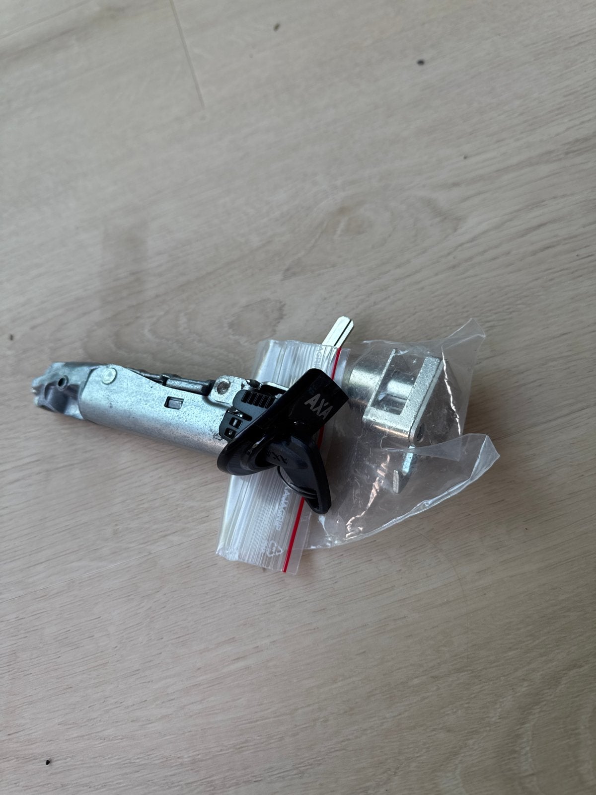 Nieuw slotset geintegreerd Batavus/Sparta/Koga, Ophalen of Verzenden, Nieuw, Ringslot