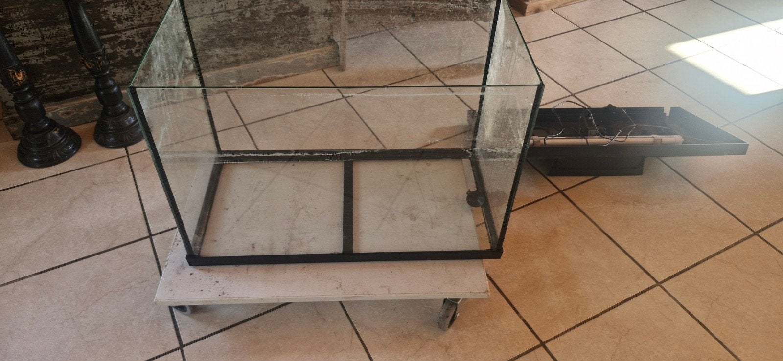 Aquarium 50L verlichting van deksel defect, Dieren en Toebehoren, Vissen | Aquaria en Toebehoren, Ophalen, Leeg aquarium
