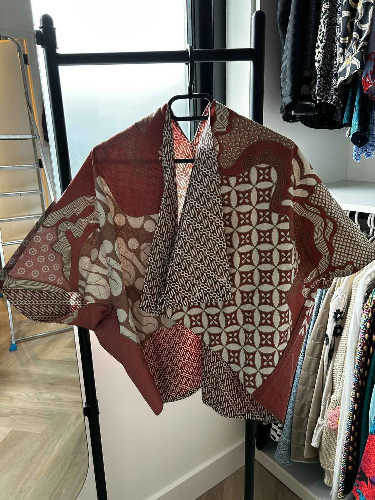Batik shirt van Rahayu uit Indonesië - boxy fit shirt, Ophalen of Verzenden, Nieuw, Meerkleurig
